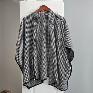 Chico's Black and White Plaid  Houndstooth Cape